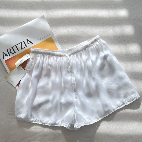 ARITZIA Wilfred Joyride Lace-hem Shorts - Picture 1 of 7